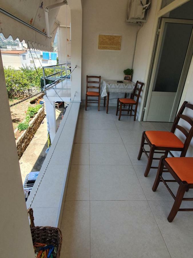 Aira Apartment Himarë Dış mekan fotoğraf